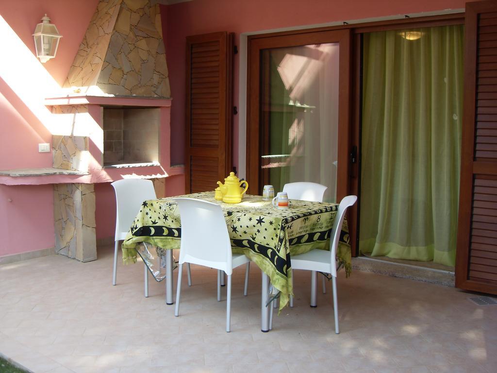 Villa Gabriella Porto Pino Bagian luar foto