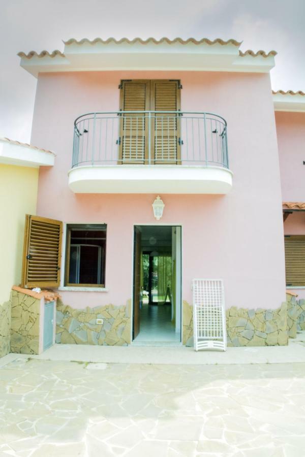 Villa Gabriella Porto Pino Bagian luar foto
